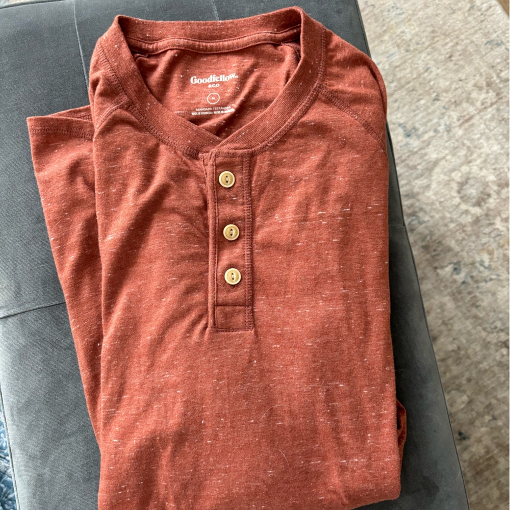 NWOT. Goodfellow rust orange pullover. Medium.
